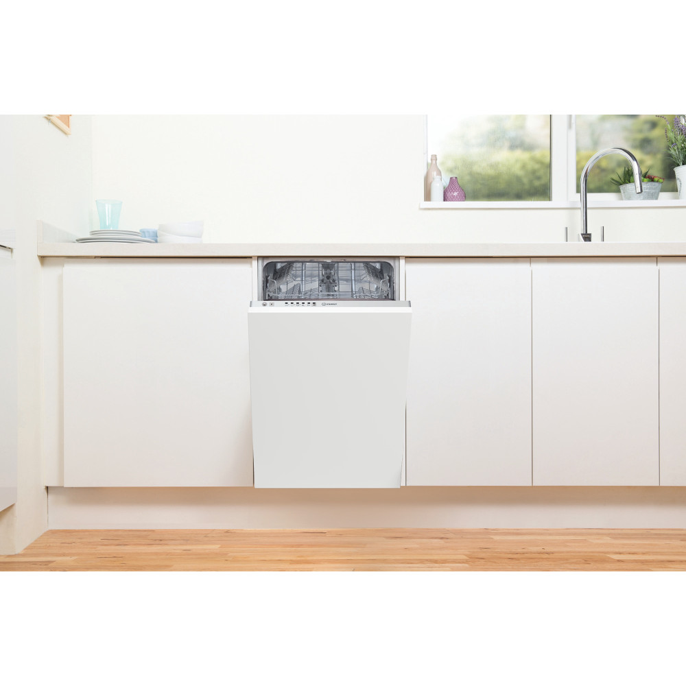 Indesit Посудомоечная машина Встроенная DSIE 2B10 Full-integrated A+ Lifestyle frontal