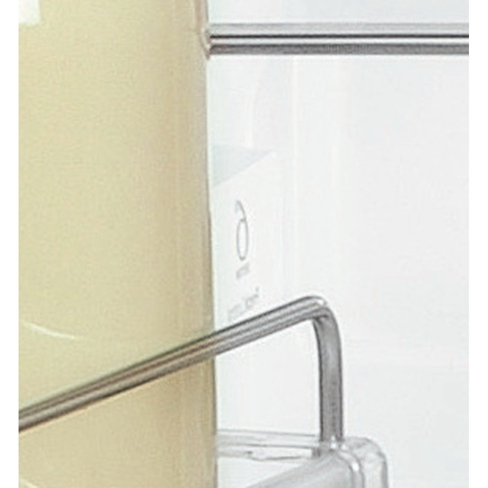 Bauknecht Kühlen Einbaugerät KVIE 2252 LH2 Stahl Lifestyle detail