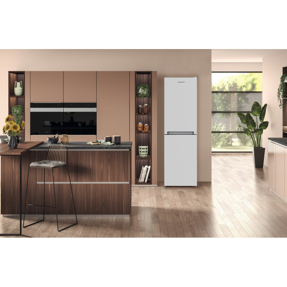 Hotpoint Fridge-Freezer Combination Free-standing HBNF 55182 W UK White 2 doors Lifestyle frontal