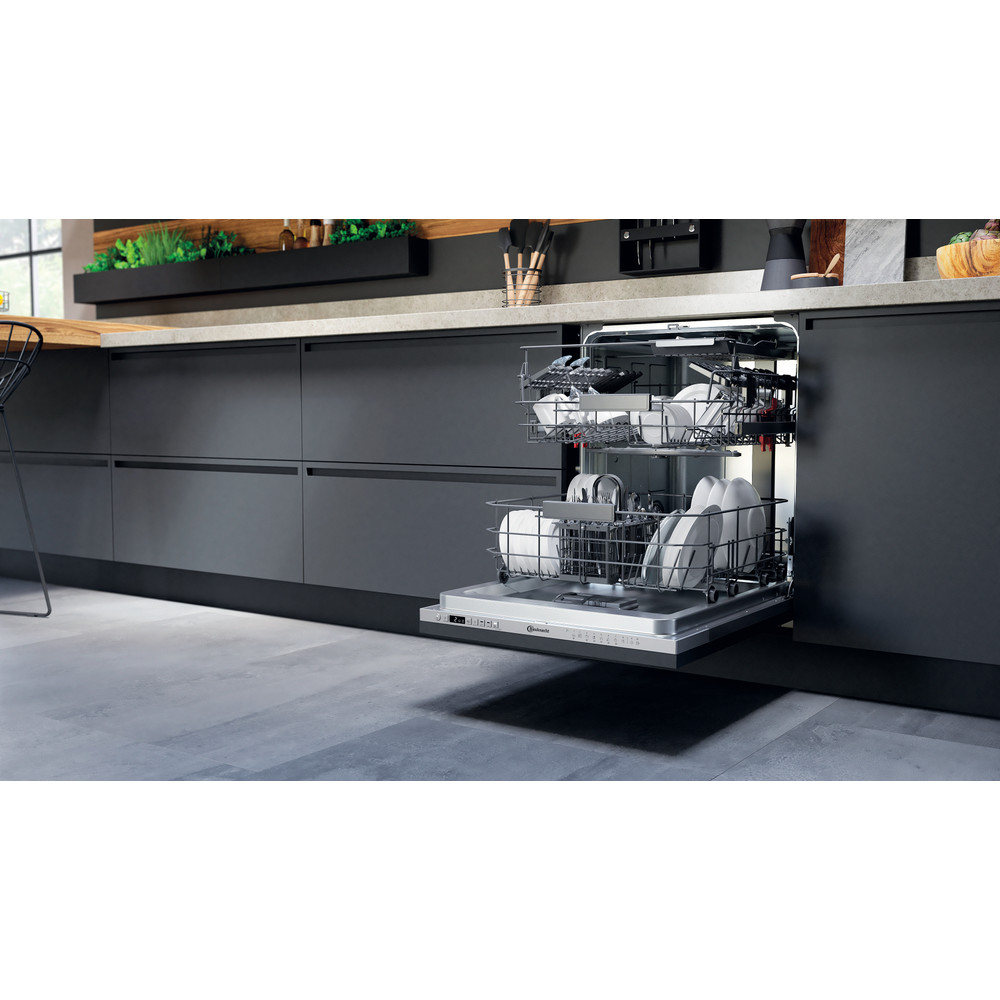 Bauknecht Dishwasher Encastrable BCIO 3C33 EC Volledig geïntegreerd D Lifestyle perspective open