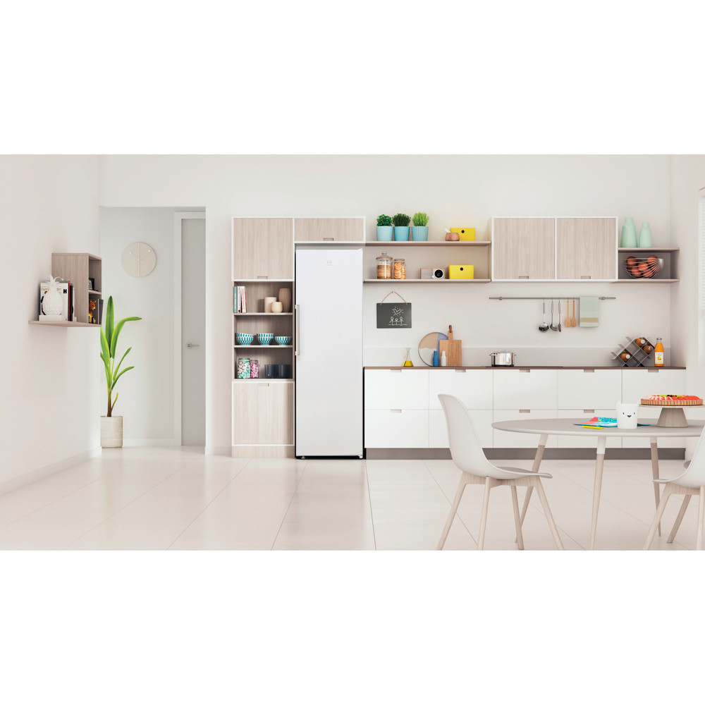 Indesit Kjøleskap Frittstående SI8 2Q WD Polar white Lifestyle frontal