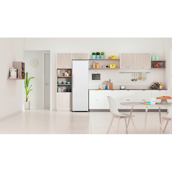 Indesit Køleskab Fritstående SI8 2Q WD Polarhvid Lifestyle frontal