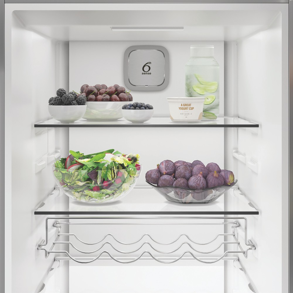 Whirlpool Chladnička Volně stojící WHMLF 6442 XP4E New Silver – ARC 1035 Lifestyle frontal