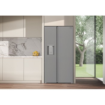 Whirlpool Side-by-Side Samostojeći WHG2 6643I X4E ARC 764 Manhattan Gray Lifestyle frontal