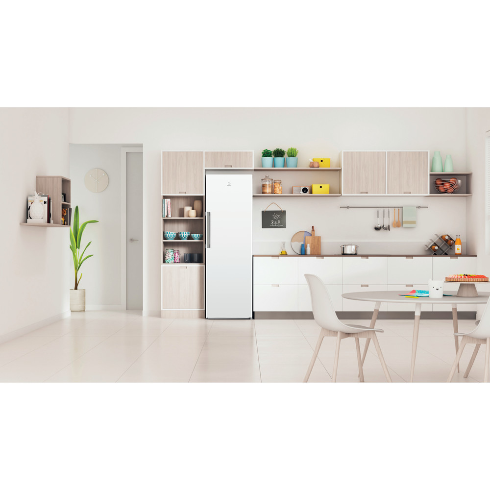 Indesit Refrigerator Free-standing SI8 2Q WD UK Global white Lifestyle frontal