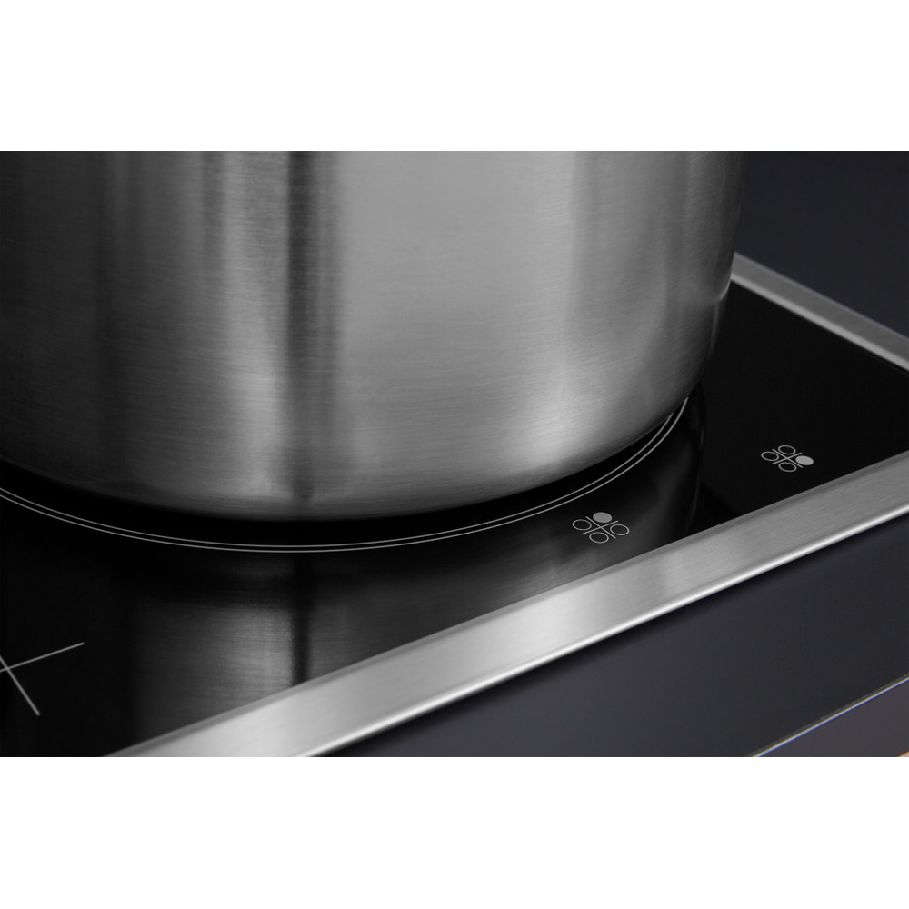 Bauknecht Table de cuisson CHR 6642 IN Noir Radiant vitroceramic Lifestyle control panel