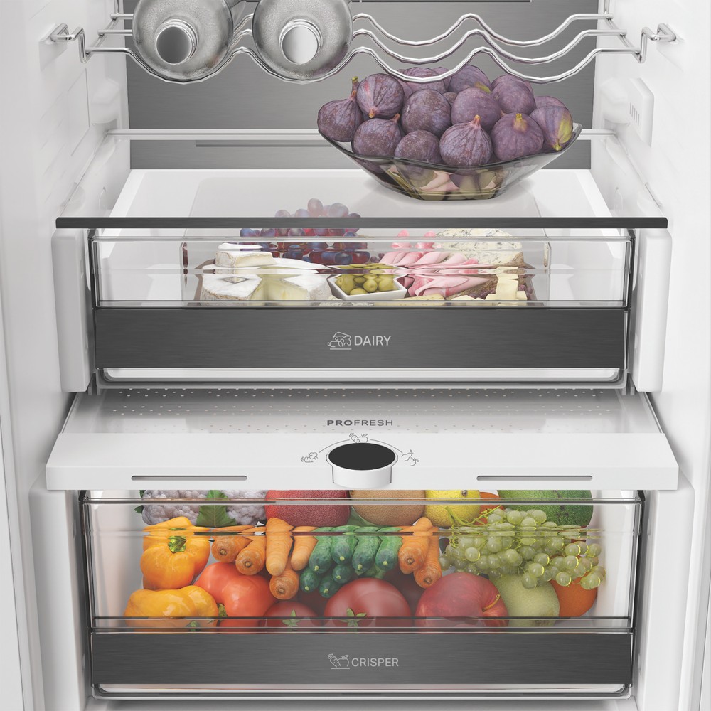 Whirlpool Hűtő/fagyasztó kombináció Beépíthető WHK2 5324 B7E White - ARC P1 2 doors Lifestyle detail