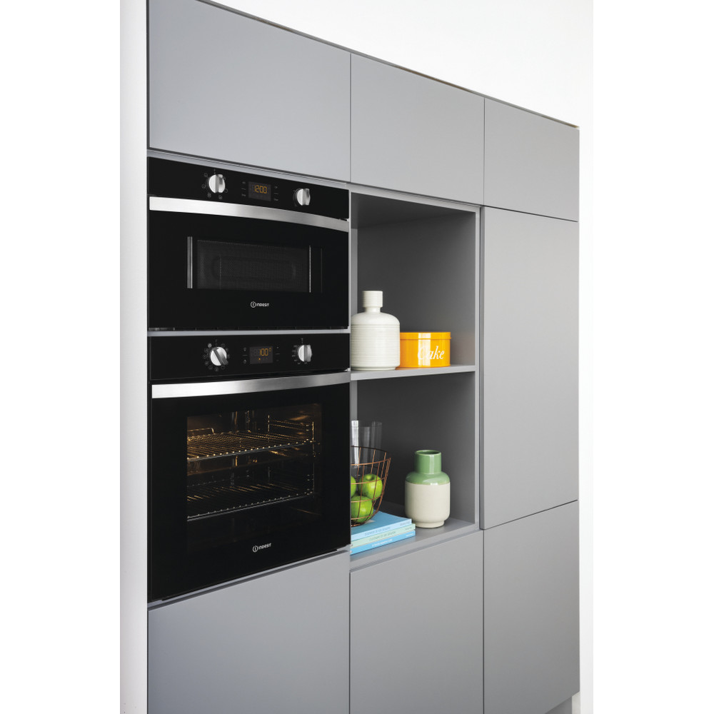 Indesit Mikrovlnná rúra Vstavané MWI 4343 BL Čierna Elektronické 31 Mikrovlny + Gril 1000 Lifestyle perspective