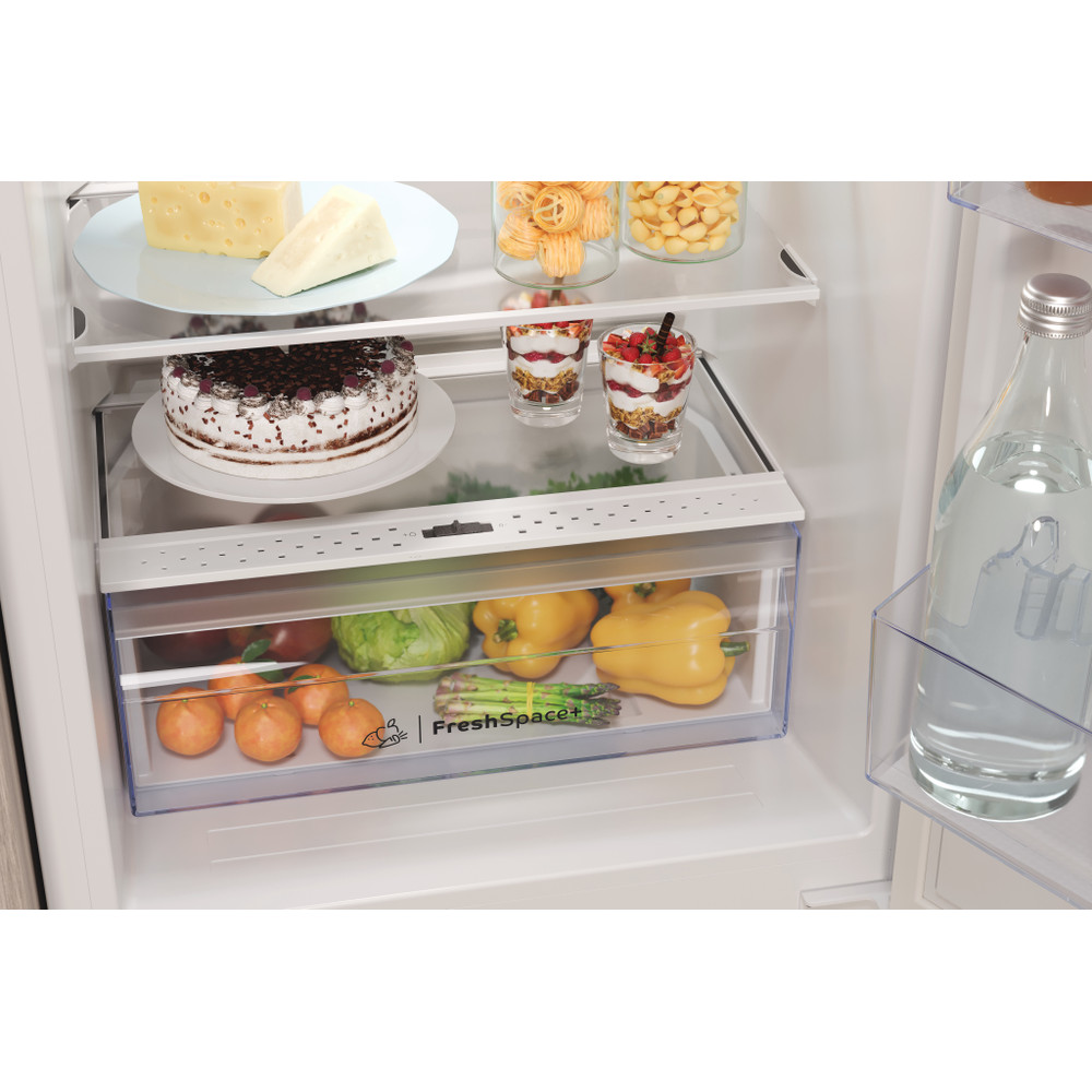 Indesit Fridge-Freezer Combination Built-in E IB 150502 D UK White 2 doors Drawer