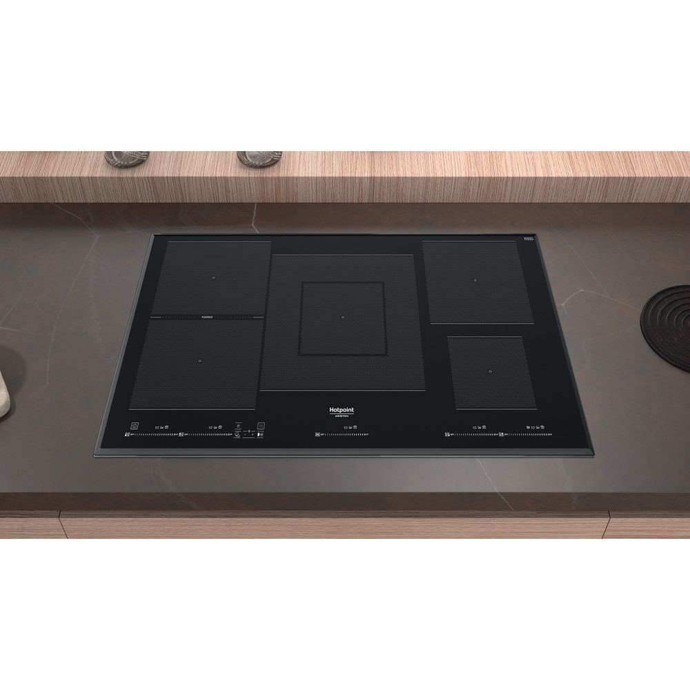 Hotpoint_Ariston Placa HT 1090 BA Preto Induction vitroceramic Lifestyle frontal top down