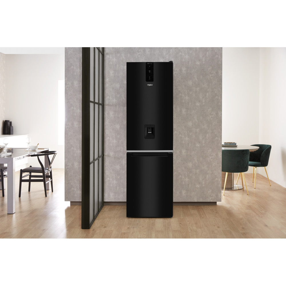 Whirlpool Hűtő/fagyasztó kombináció Szabadonálló W7 921O K AQUA Fekete 2 doors Lifestyle frontal