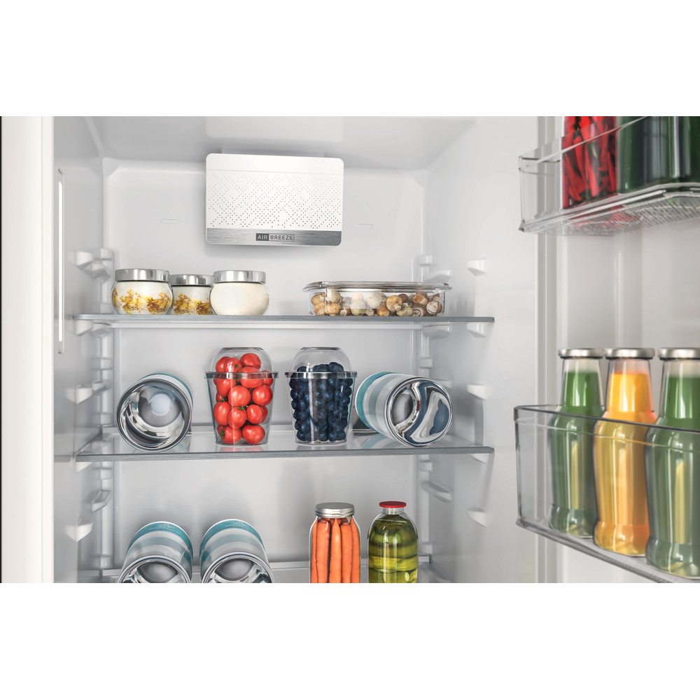 Bauknecht Koelkast Inbouw BKSD184013C1 Staal Lifestyle detail