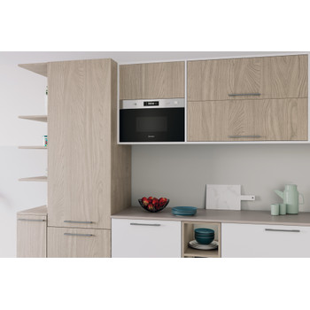 Indesit Mikrovalna pećnica ugradbeni IM K11 X Nehrđajući čelik Elektronička 22 Samo MW 750 Lifestyle perspective