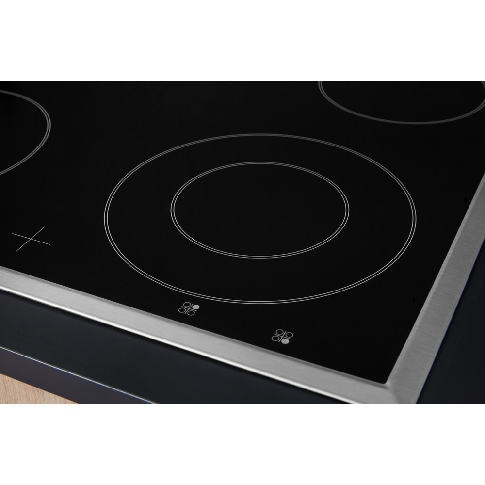 Bauknecht Piano cottura CHR 6642 IN Nero Radiant vitroceramic Lifestyle perspective