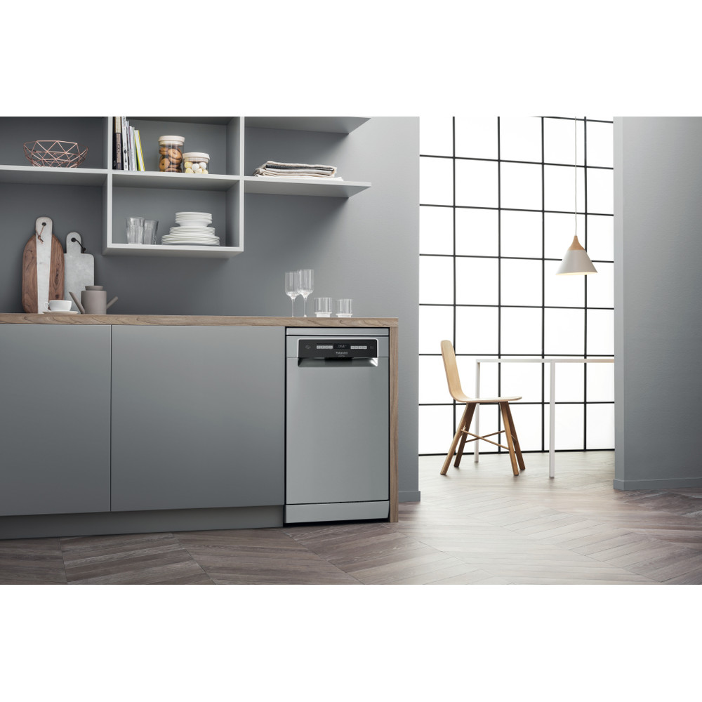 Hotpoint_Ariston Съдомиялна машина Свободностоящ HSFO 3T235 WC X Свободностоящ D Lifestyle perspective