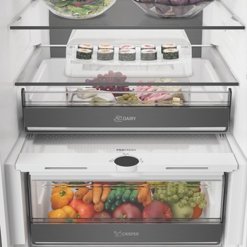 Whirlpool Холодильник з нижньою морозильною камерою. Соло WHK 26413 XBR6EA1 ARC 764 Manhattan Gray 2 двері Lifestyle detail