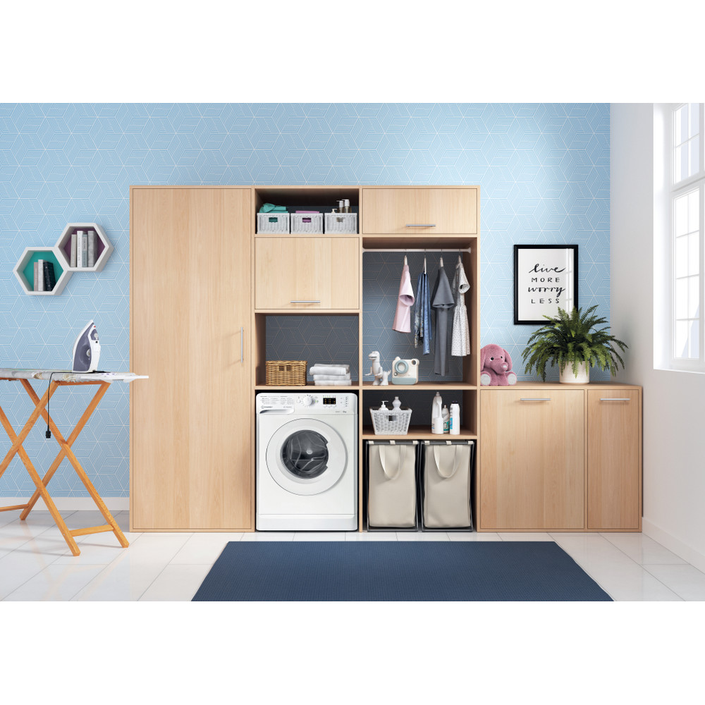 Indesit Veļas mazgājamā mašīna Brīvi stāvošs MTWSA 61053 W EE Balts Priekšējās ielādes D Lifestyle frontal