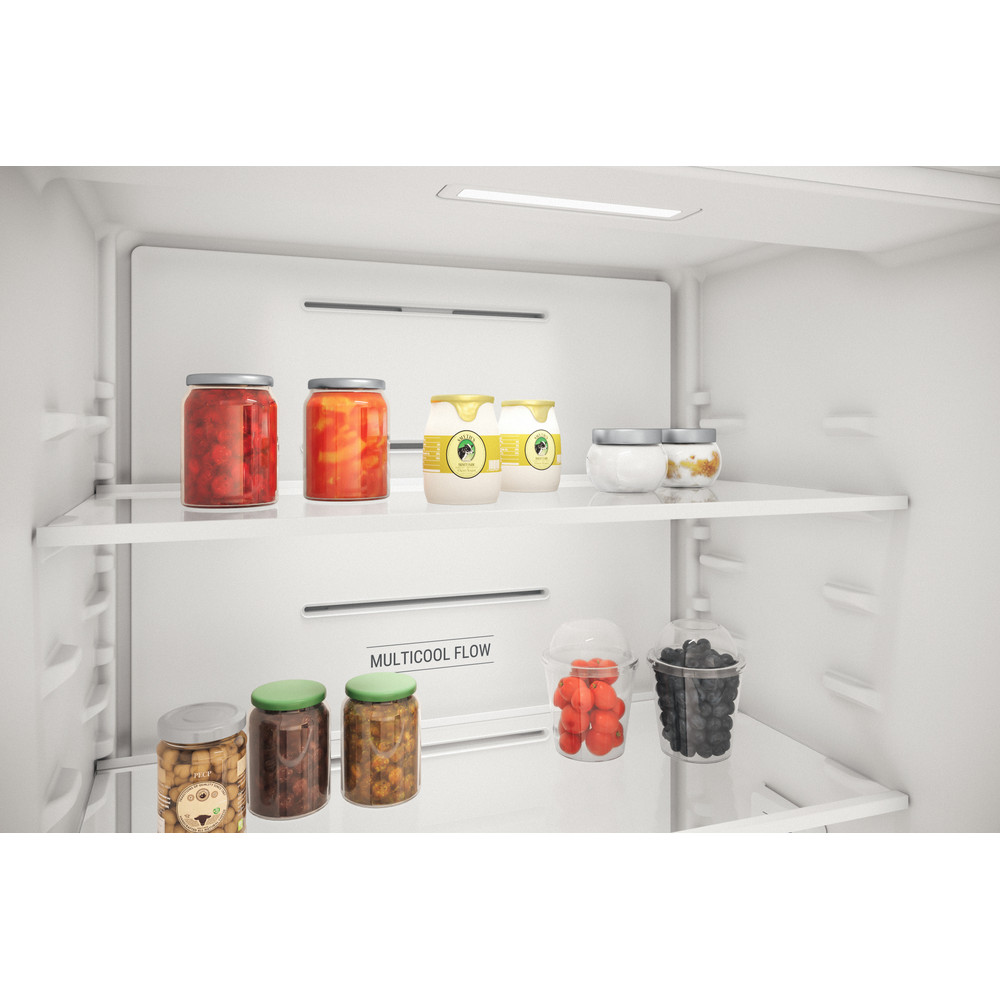 Hotpoint_Ariston Combiné Encastrable HA SP70 T111 Blanc 2 portes Lifestyle detail