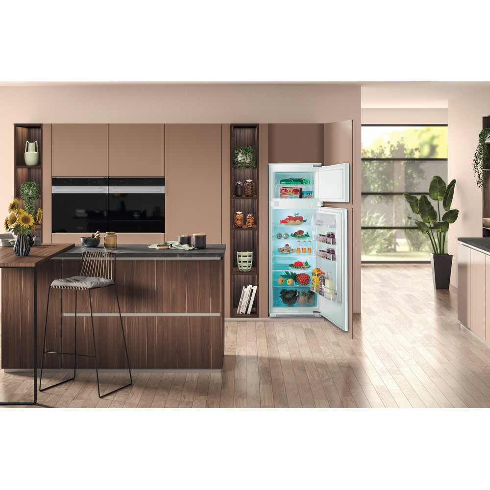 Hotpoint_Ariston Combinados Encastre T 16 A2 D/HA 2 Aço 2 doors Lifestyle frontal open