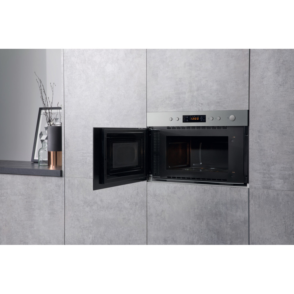 Hotpoint_Ariston Four micro-ondes Encastrable MN 212 IX HA Acier inoxydable Electronique 22 Micro-ondes uniquement 750 Lifestyle perspective open