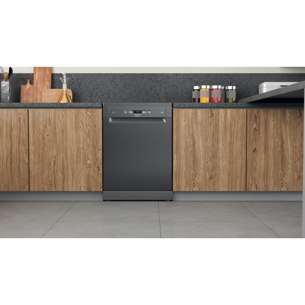 Hotpoint_Ariston Lave-vaisselle Pose-libre HA3FA14BN7A0SB Pose-libre A Lifestyle frontal
