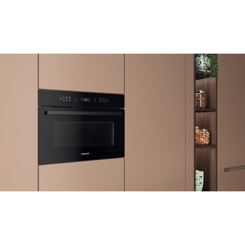 Hotpoint Microwave Built-in HCW7O7HTSBUK Black Electronic 53 MW-Combi 950 Lifestyle perspective