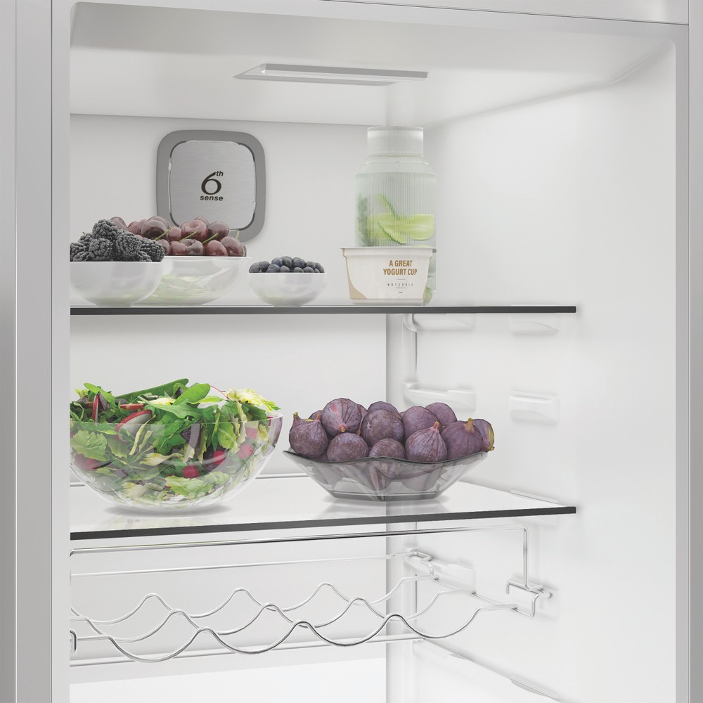 Whirlpool Hladnjak Samostojeći WHMLF 6442 W4E White - ARC P1 Lifestyle perspective