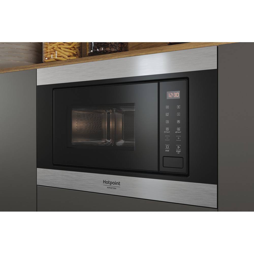 Hotpoint_Ariston Four micro-ondes Encastrable MF20S IX HA Acier inoxydable Electronique 20 Micro-ondes uniquement 800 Lifestyle perspective