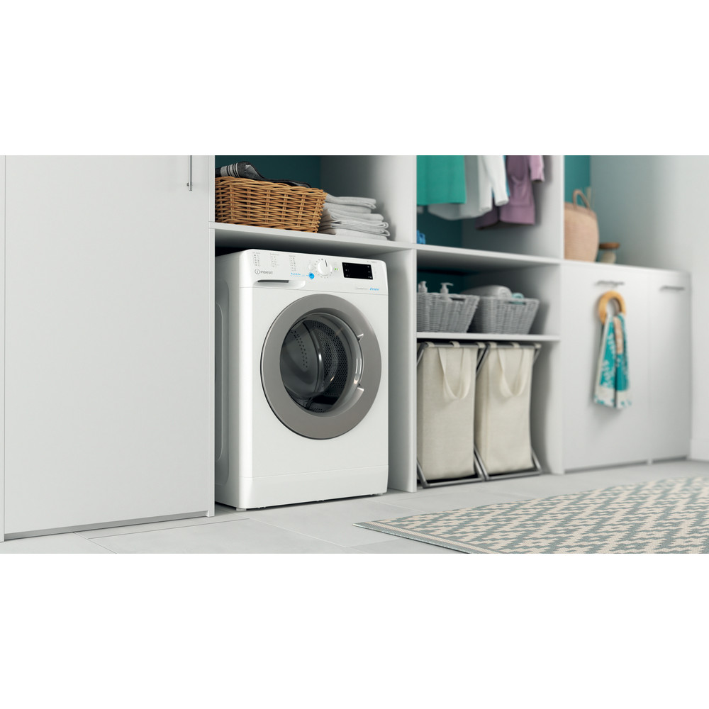 Indesit Perilica za rublje Samostojeći BWE 91484X WS EU N Bijela Prednje punjenje C Lifestyle perspective