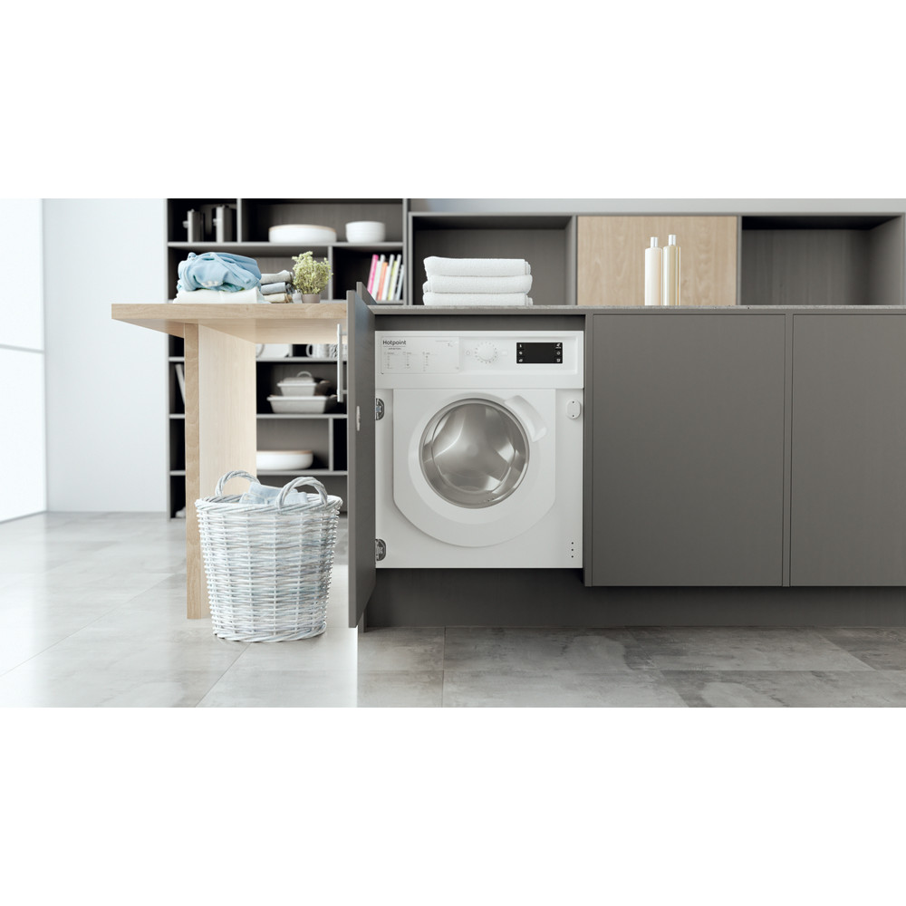 Hotpoint_Ariston Lave-linge Encastrable BI WMHG 71483 EU N Blanc Lave-linge frontal D Lifestyle frontal