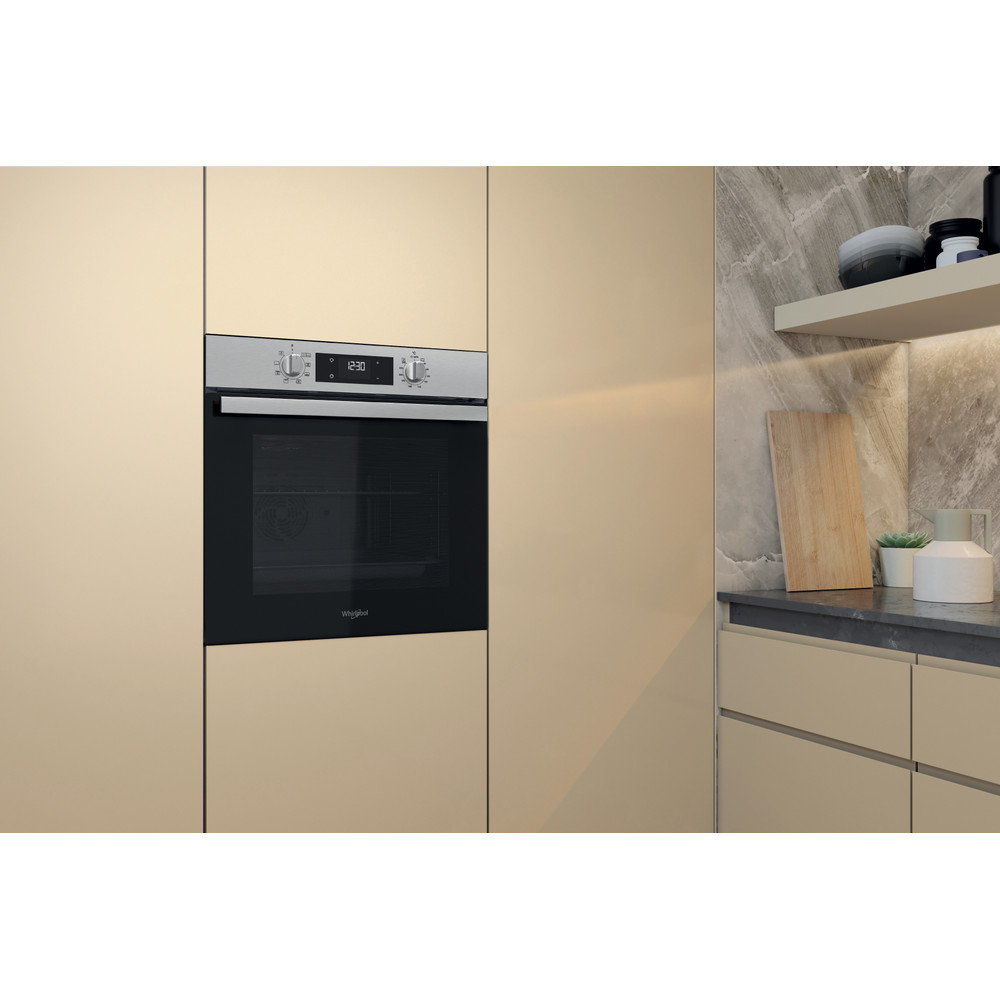 Whirlpool Four Encastrable OMR55HR0X Electrique A Lifestyle perspective