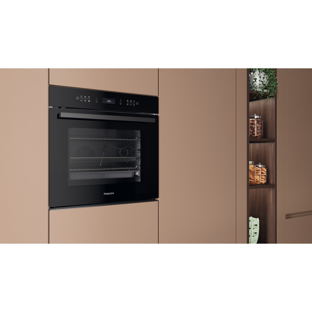 Hotpoint OVEN Built-in HOI78PPT1SBUK Electric A+ Lifestyle perspective