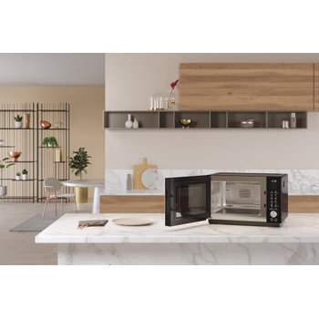 Whirlpool Magnetron Vrijstaand MWF 258 B Zwart Elektronisch 25 MW-Combi 800 Lifestyle perspective open