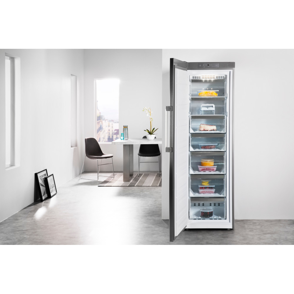 Whirlpool Fagyasztó Szabadonálló UW8 F2C XBI N 2 Optic Inox Lifestyle frontal open