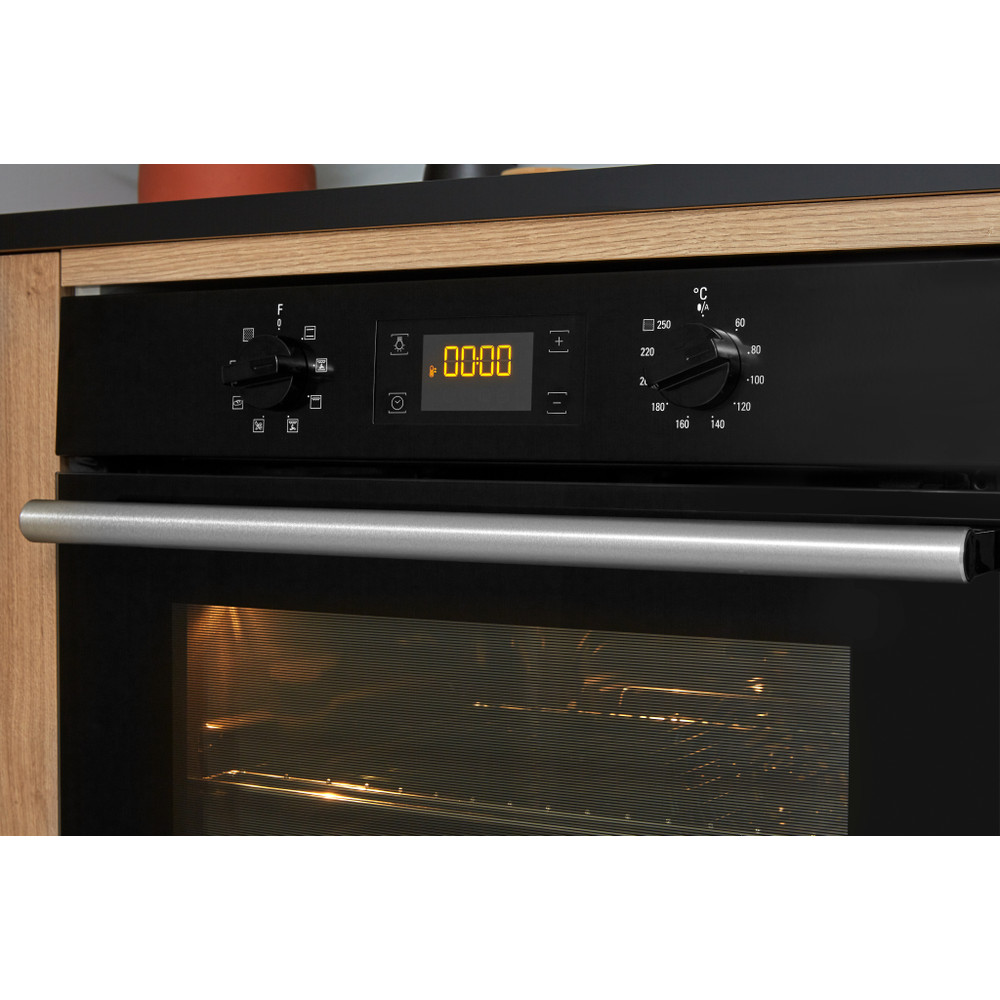 Hotpoint_Ariston Four Encastrable FA2 540 P BL HA Electrique A Lifestyle control panel