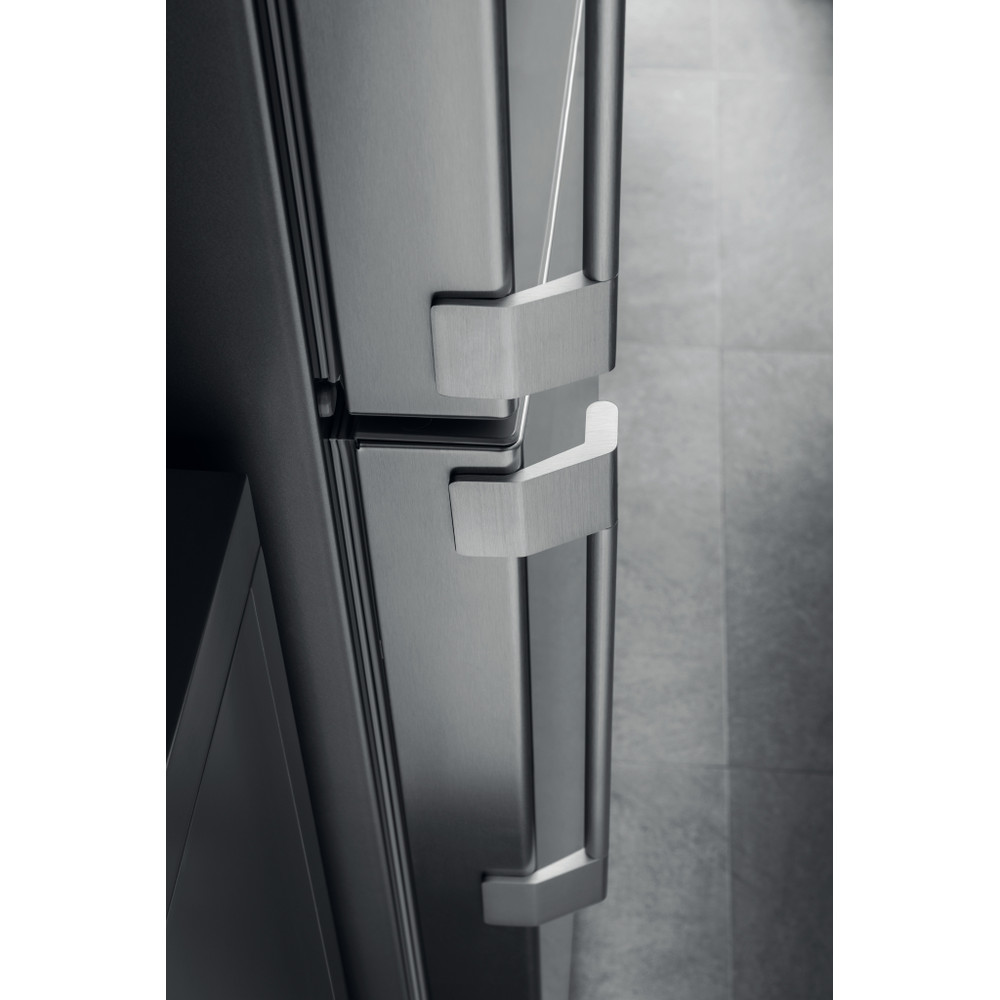 Hotpoint_Ariston Combinație frigider-congelator Neincorporabil HA70BE 31 X Optic Inox 2 doors Lifestyle detail