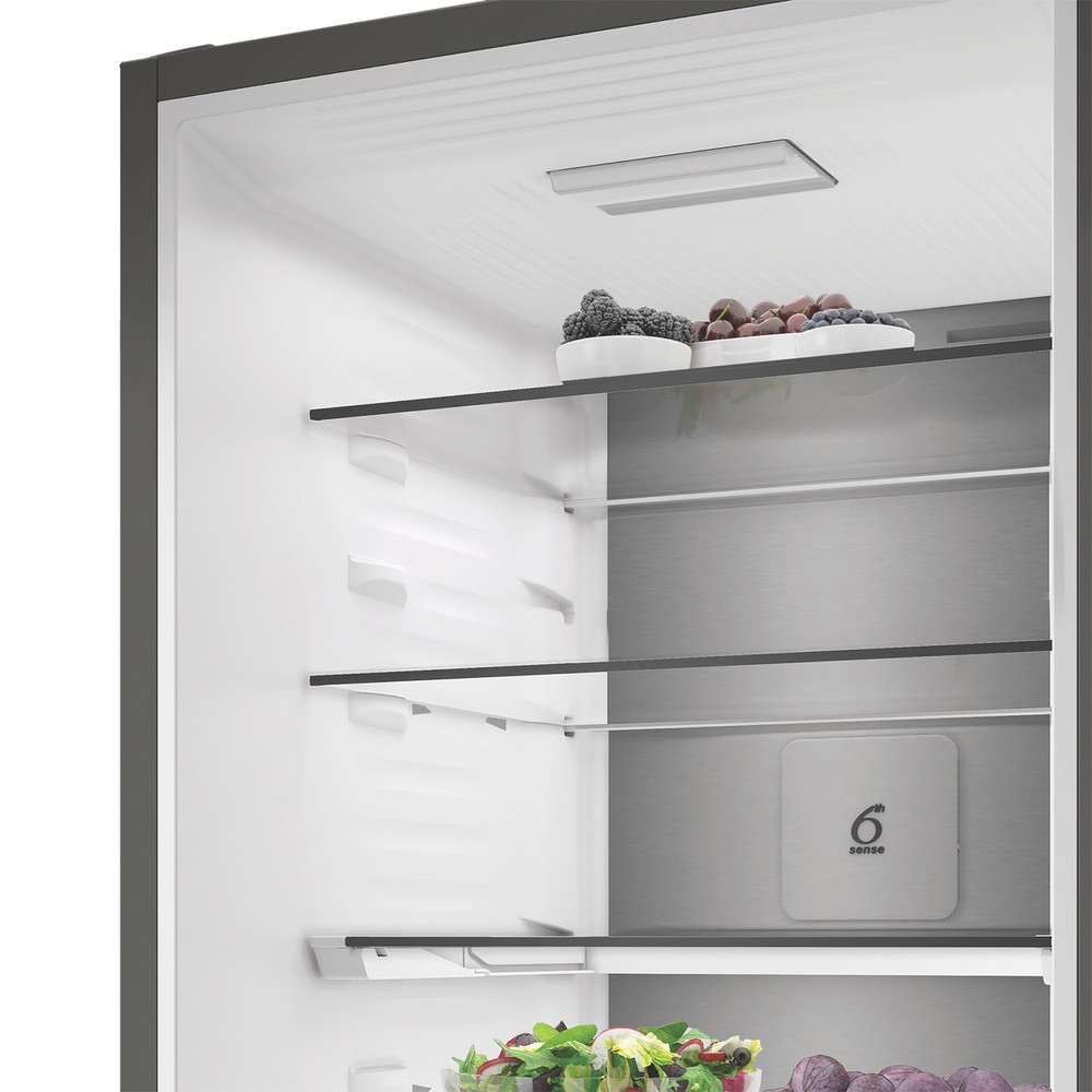 Whirlpool Kombinovaná chladnička s mrazničkou Voľne stojace WHK 26413 XR6E ARC 764 Manhattan Gray 2 doors Lifestyle perspective