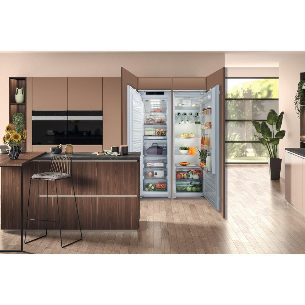 Hotpoint_Ariston Congelador Encastre BF 1801 E F2 Branco Lifestyle frontal open