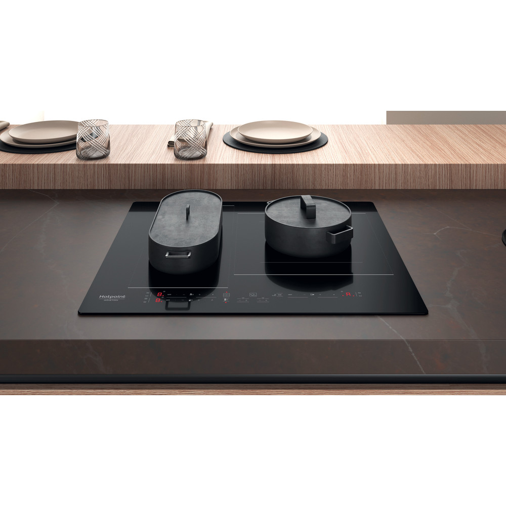 Hotpoint_Ariston Encimera HB 2760B NE Negro Induction vitroceramic Lifestyle frontal top down