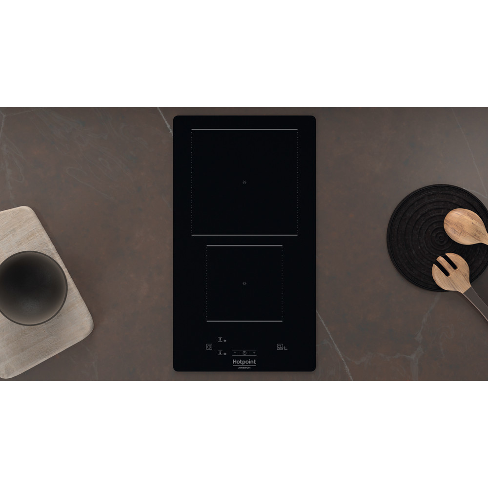 Hotpoint_Ariston Печка HQ 0930S NE Черно Induction vitroceramic Lifestyle frontal
