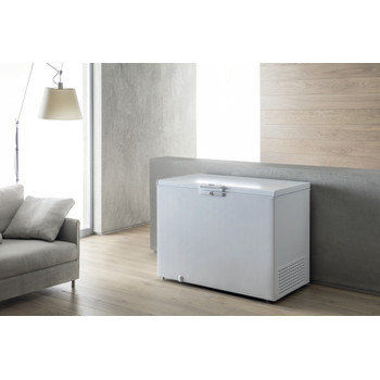 Whirlpool Mraznička Volně stojící WHE39333 Bílá Lifestyle perspective