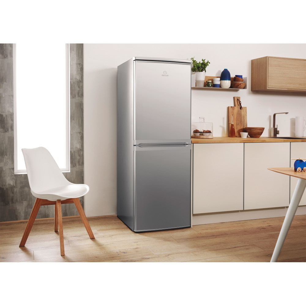 Indesit Kombinacija hladnjaka/zamrzivača Samostojeći CAA 55 NX 1 Inox 2 doors Lifestyle perspective