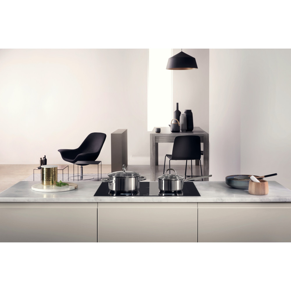 Whirlpool Plită SMP 658C/BT/IXL Negru Induction vitroceramic Lifestyle frontal top down