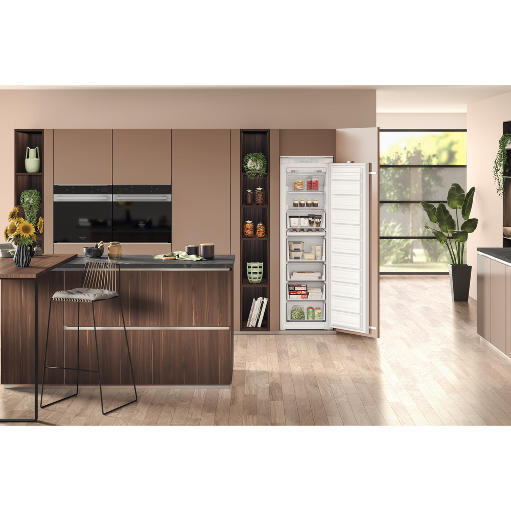 Hotpoint_Ariston Фризер За вграждане HASD18F013A1 Бял Lifestyle frontal open