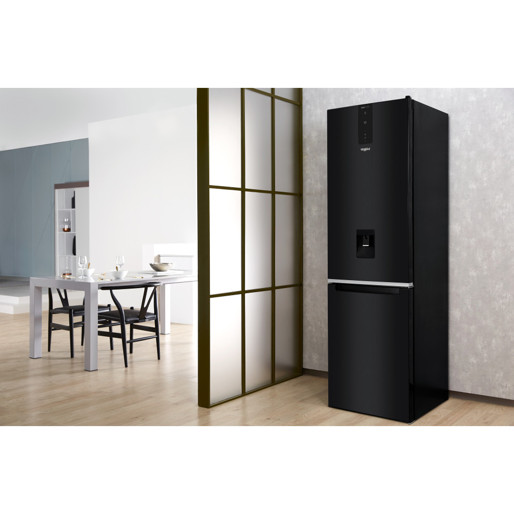 Whirlpool Hűtő/fagyasztó kombináció Szabadonálló W7 921O K AQUA Fekete 2 doors Lifestyle perspective