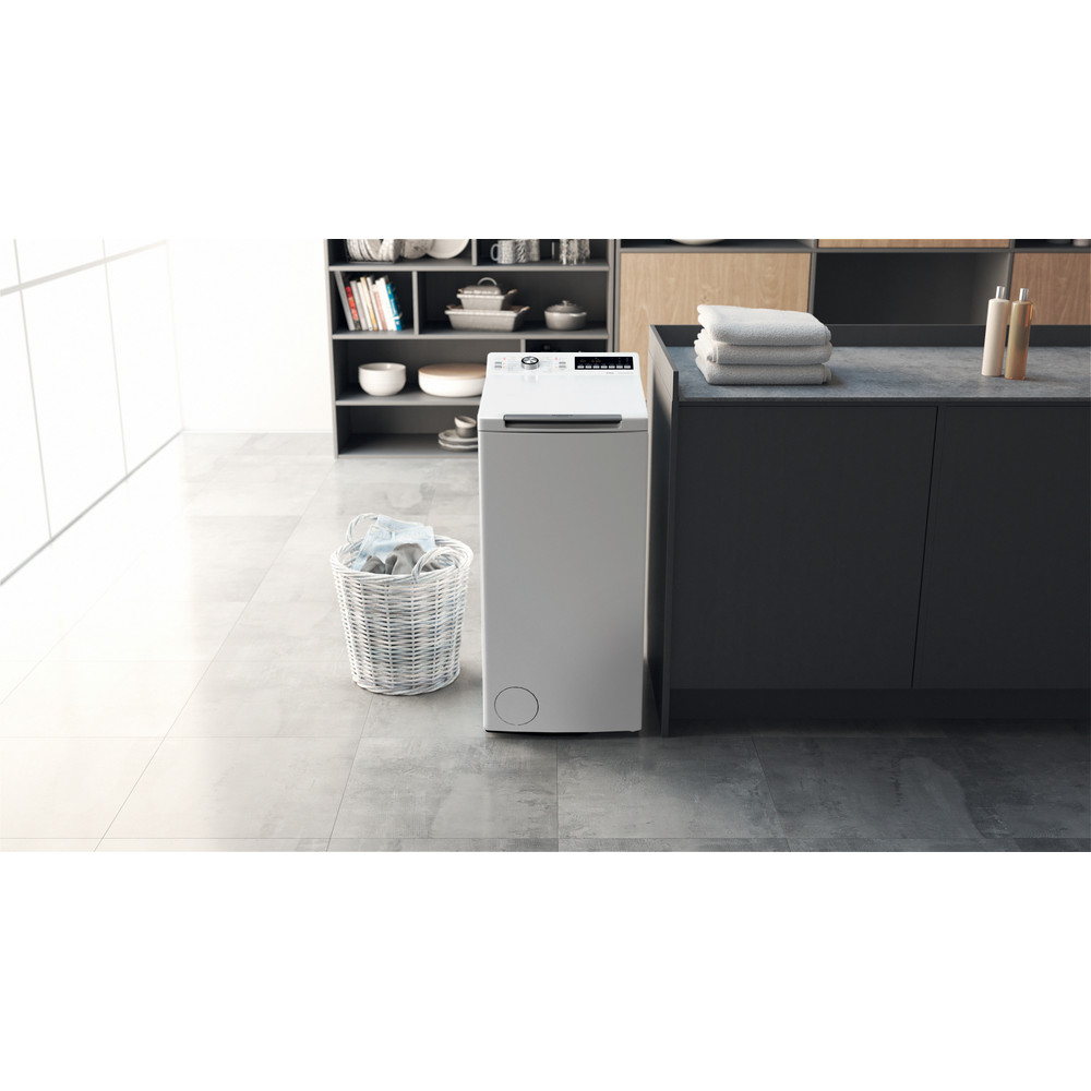 Hotpoint_Ariston Lave-linge Pose-libre WMTG 6526B FR Blanc Lave-linge top A Lifestyle frontal
