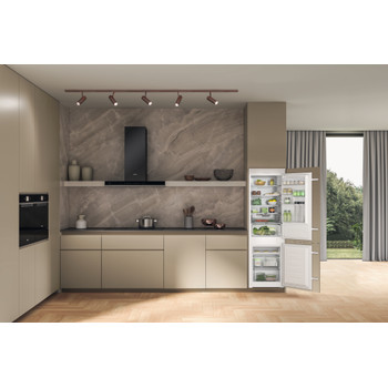 Whirlpool Kombinovaná chladnička s mrazničkou Vestavné WHC18 T132 Bílá 2 doors Lifestyle frontal open