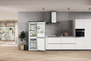 Окремо стоячий холодильник з морозильною камерою Whirlpool - W7X