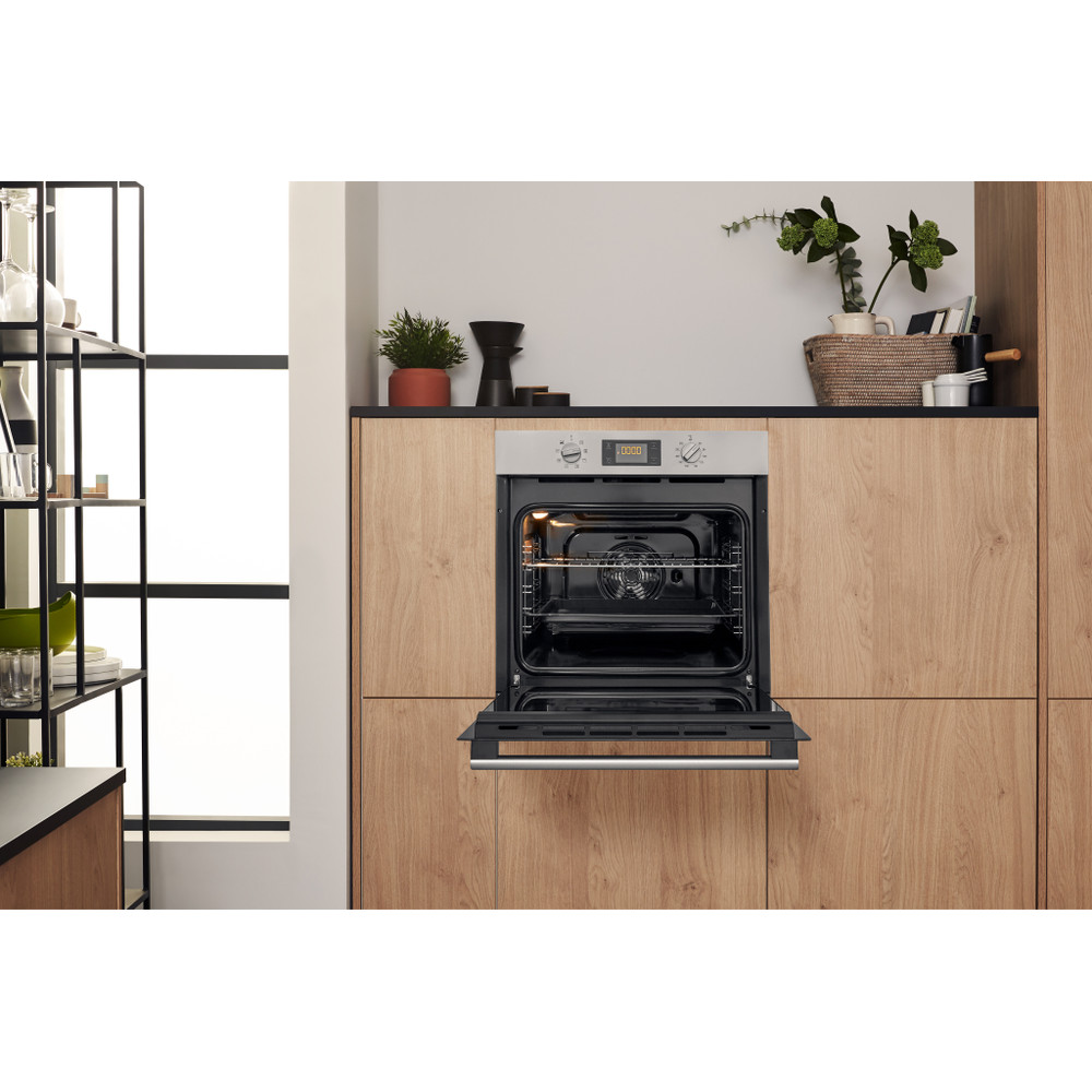 Hotpoint_Ariston Four Encastrable FA2 844 C IX HA Electrique A+ Lifestyle frontal open