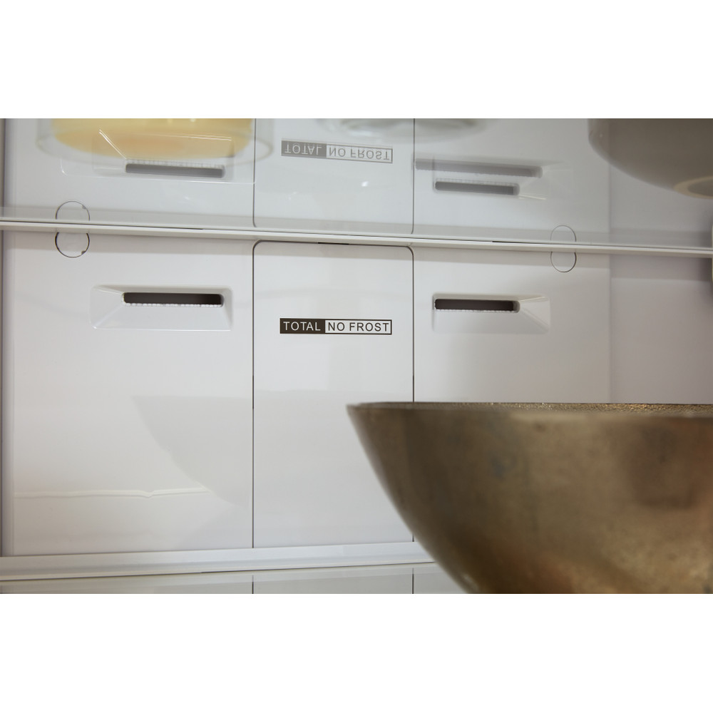 Whirlpool Kombinirani hladnjak Samostojeći W7 811I W Bijela 2 doors Lifestyle detail